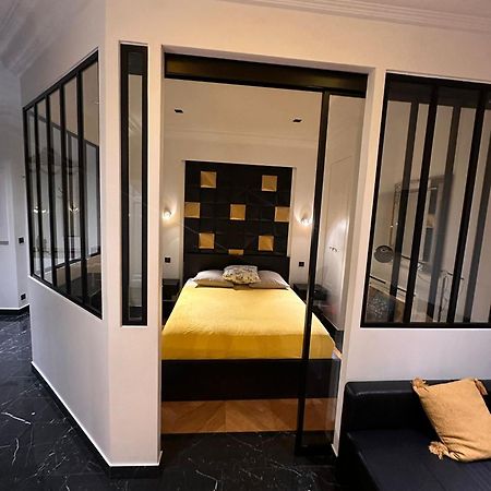 Appartement Cosy Sur Les Champs-Elysees Renoved Париж Екстериор снимка