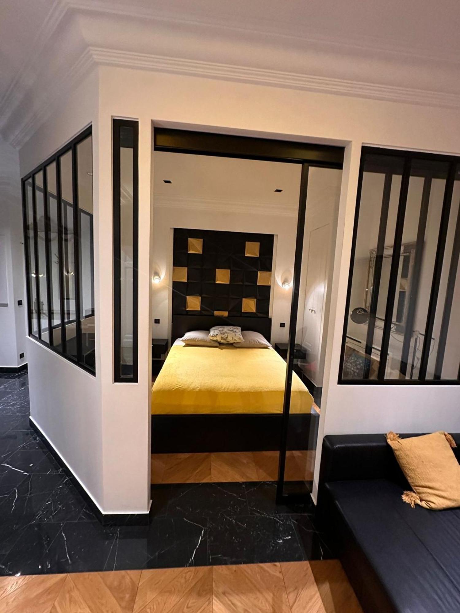 Appartement Cosy Sur Les Champs-Elysees Renoved Париж Екстериор снимка